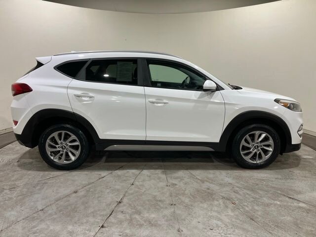 
 2018 Hyundai TUCSON SEL w/ Apple Car Play full									