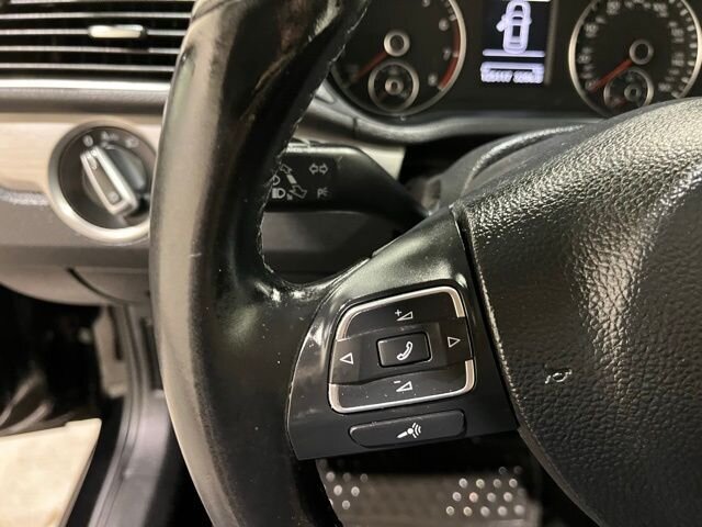 
 2014 Volkswagen Passat 1.8T SE full									