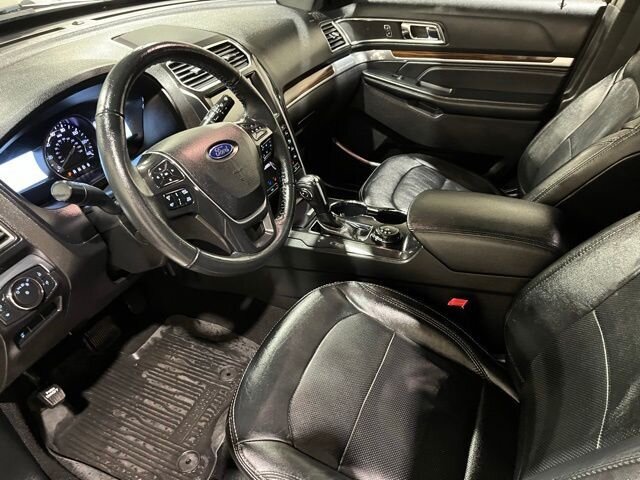 
 2019 Ford Explorer Limited full									