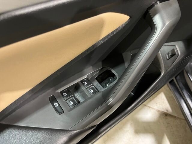 
 2019 Volkswagen Jetta 1.4T SE full									