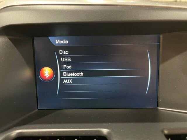 
 2015 Volvo XC60 T6 Platinum full									