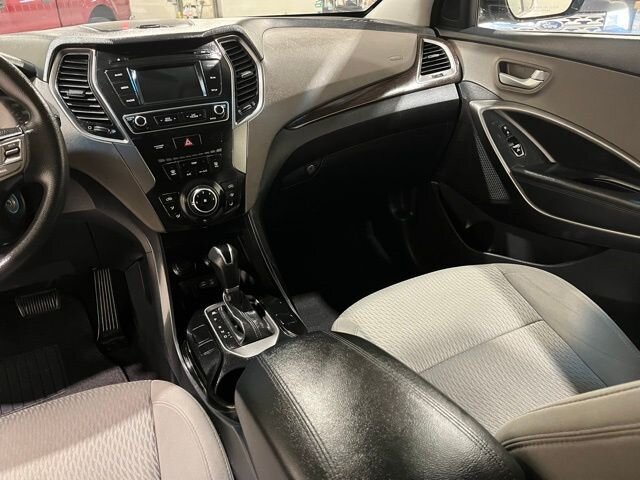 
 2017 Hyundai SANTA FE Sport 2.4 Base full									
