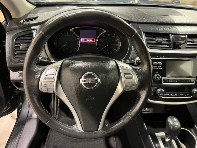 
 2016 Nissan Altima 2.5 SV full									