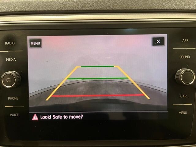 
 2019 Volkswagen Atlas 3.6L V6 SE w/ Apple Car Play full									