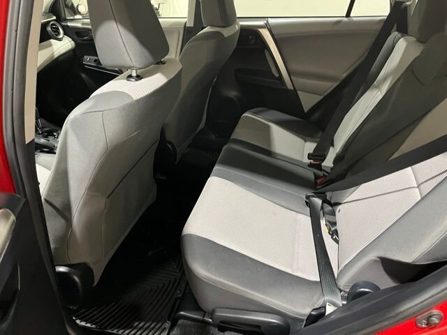 
 2013 Toyota RAV4 LE full									