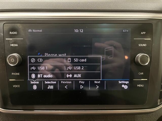 
 2019 Volkswagen Atlas 3.6L V6 SE w/ Apple Car Play full									