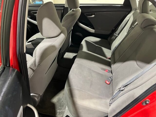 
 2014 Toyota Prius Two full									