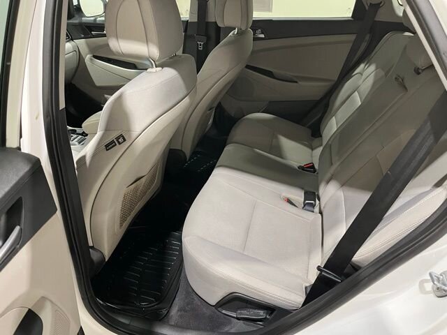 
 2018 Hyundai TUCSON SEL w/ Apple Car Play full									