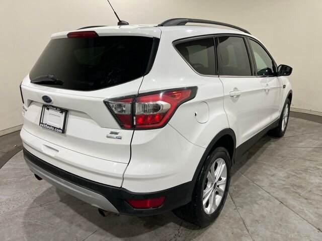 
 2017 Ford Escape SE full									