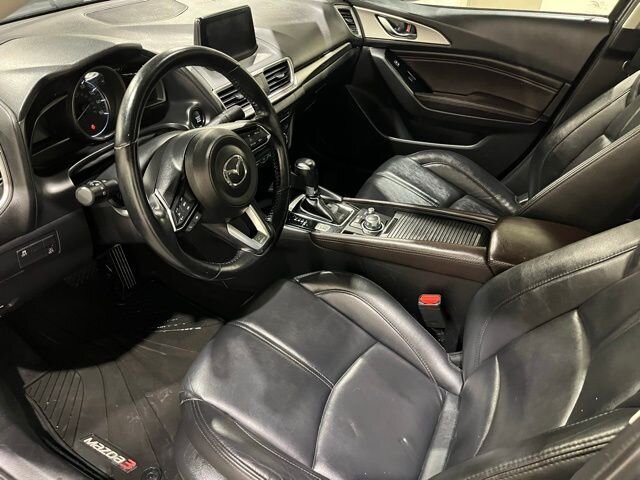 
 2017 Mazda Mazda3 Touring full									