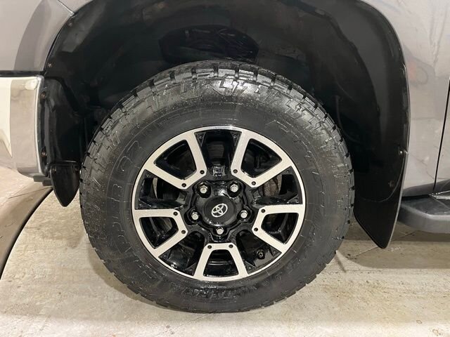 
 2014 Toyota Tundra Limited CrewMax full									