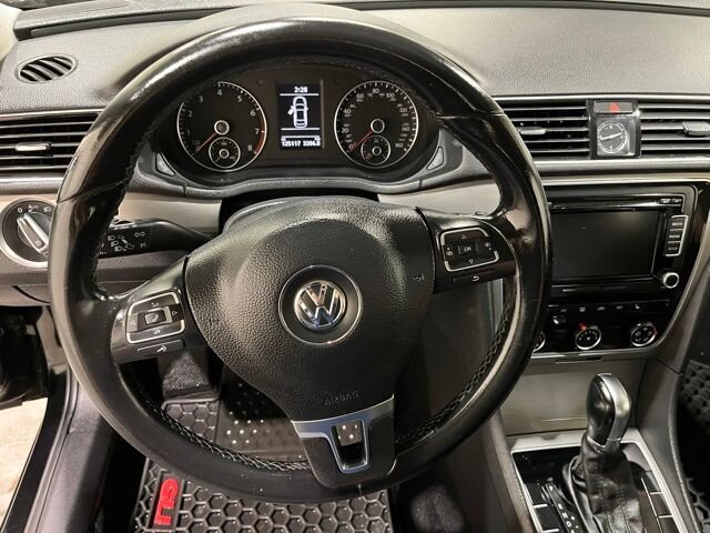 
 2014 Volkswagen Passat 1.8T SE full									