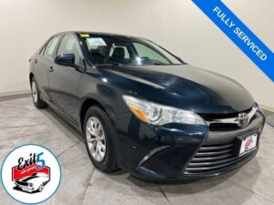 2016 Toyota Camry LE's photo