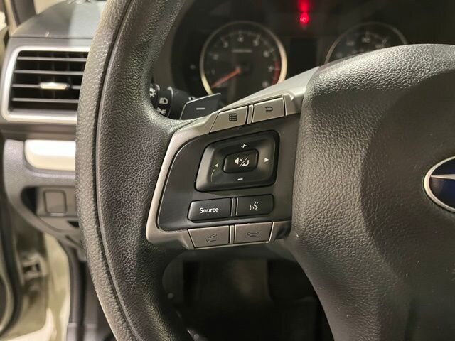 
 2015 Subaru XV Crosstrek 2.0i Premium full									