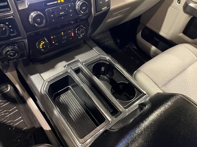 
 2020 Ford F-150 XLT full									