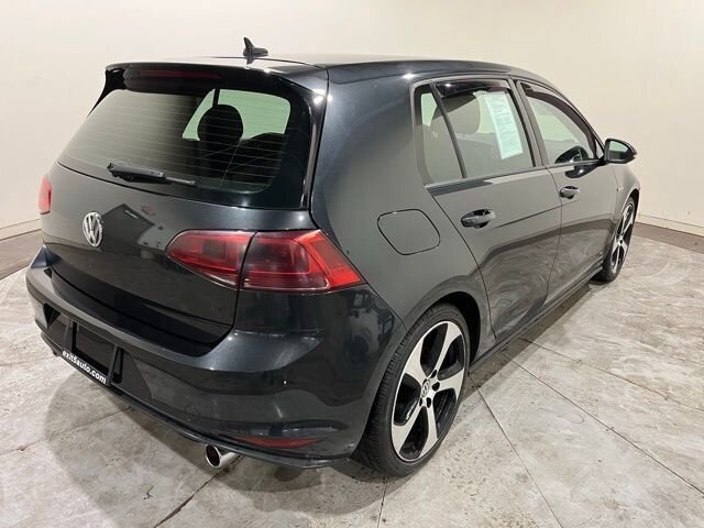 
 2017 Volkswagen Golf GTI S full									
