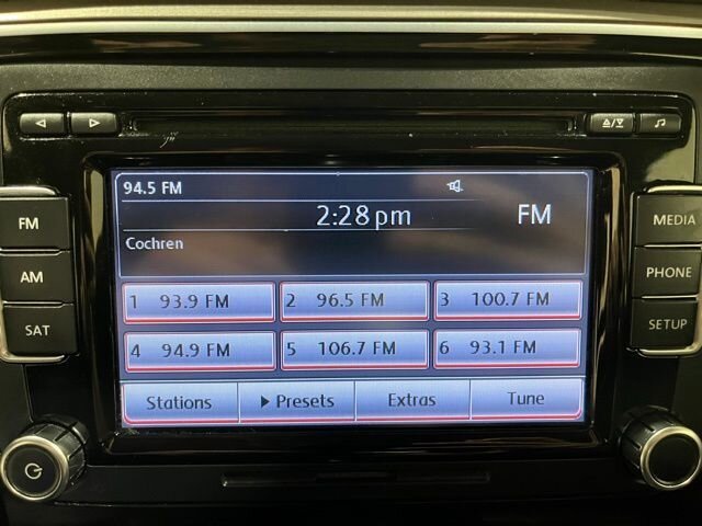 
 2014 Volkswagen Passat 1.8T SE full									