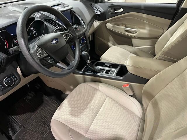 
 2017 Ford Escape SE full									