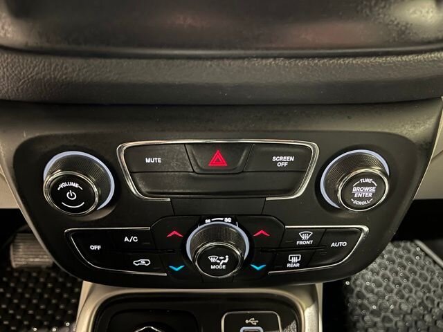 
 2018 Jeep Compass Latitude full									