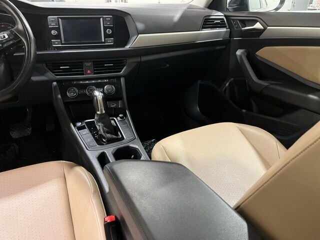 
 2019 Volkswagen Jetta 1.4T SE full									