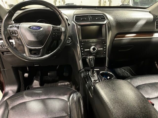 
 2019 Ford Explorer Limited full									