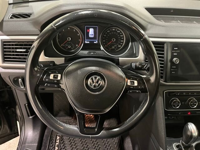 
 2019 Volkswagen Atlas 3.6L V6 SE w/ Apple Car Play full									