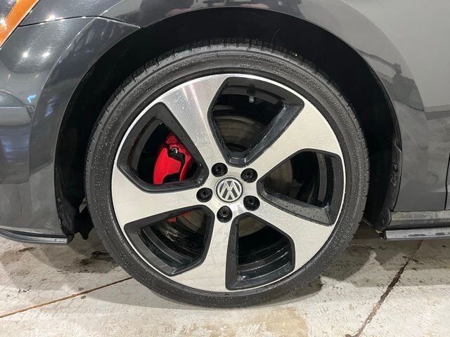 
 2017 Volkswagen Golf GTI S full									