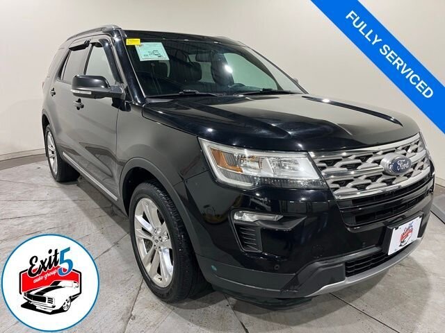 2018 Ford Explorer XLT w/ Apple Car Play and Navigation