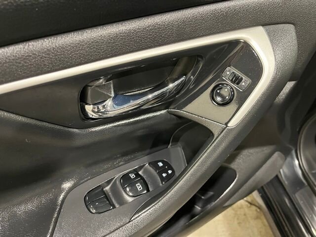 
 2016 Nissan Altima 2.5 SV full									