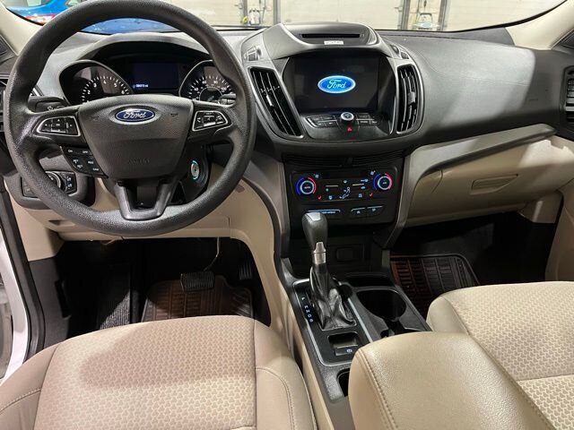 
 2017 Ford Escape SE full									