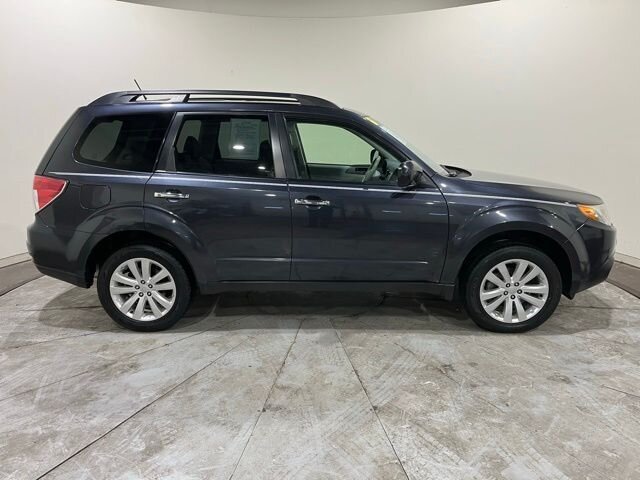 
 2013 Subaru Forester 2.5X Limited full									