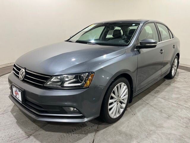 
 2016 Volkswagen Jetta 1.8T SEL full									