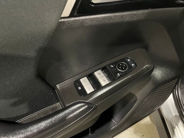 
 2022 Mitsubishi Outlander ES full									