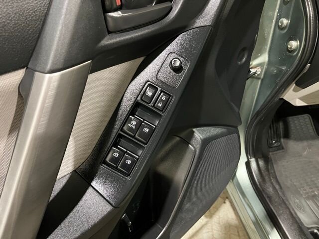 
 2015 Subaru Forester 2.5i Premium full									