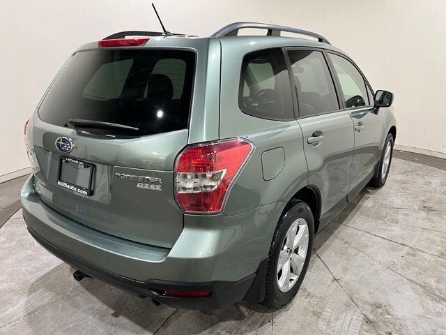 
 2015 Subaru Forester 2.5i Premium full									