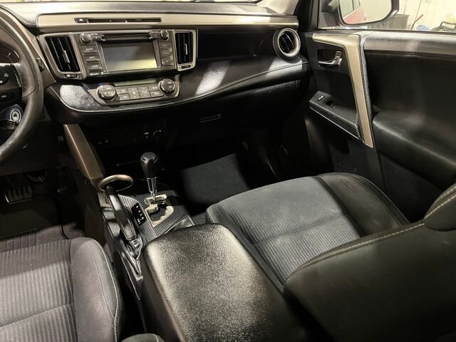 
 2014 Toyota RAV4 XLE full									