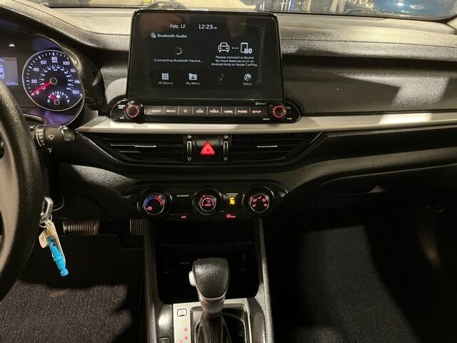
 2020 Kia Forte LXS full									