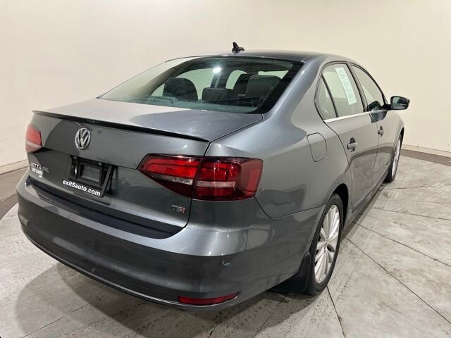 
 2016 Volkswagen Jetta 1.8T SEL full									