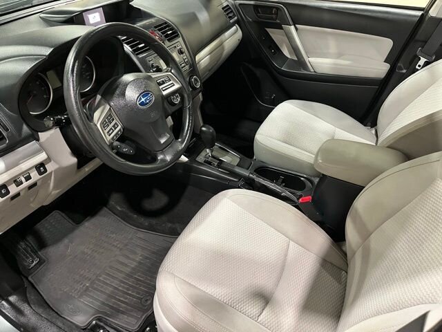 
 2015 Subaru Forester 2.5i Premium full									