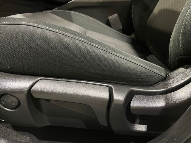 
 2022 Mitsubishi Outlander ES full									