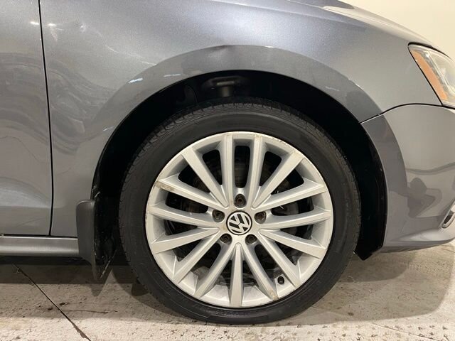 
 2016 Volkswagen Jetta 1.8T SEL full									