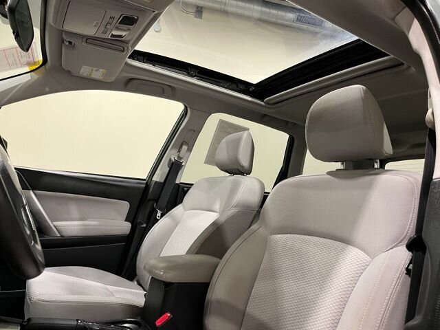 
 2015 Subaru Forester 2.5i Premium full									