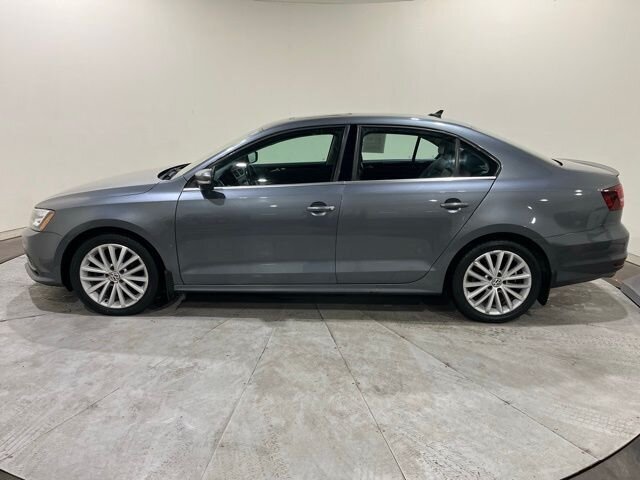 
 2016 Volkswagen Jetta 1.8T SEL full									