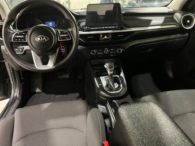 
 2020 Kia Forte LXS full									