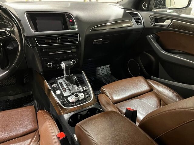 
 2016 Audi Q5 2.0T quattro Premium Plus full									