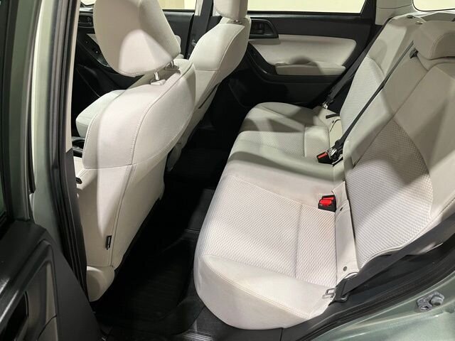 
 2015 Subaru Forester 2.5i Premium full									