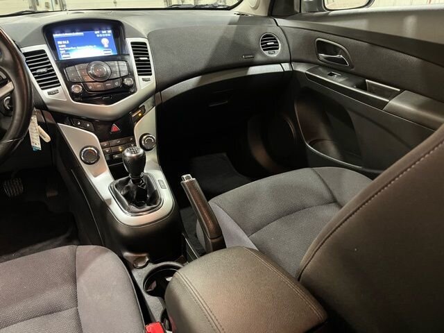 
 2014 Chevrolet Cruze 1LT full									