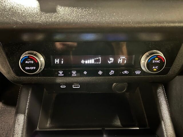 
 2022 Mitsubishi Outlander ES full									