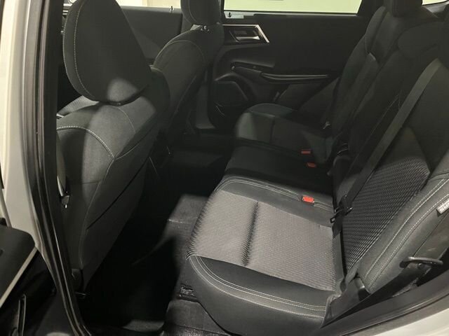 
 2022 Mitsubishi Outlander ES full									