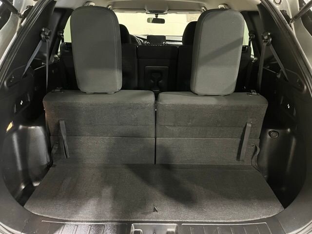 
 2022 Mitsubishi Outlander ES full									